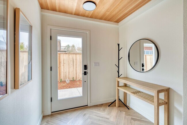 Building Photo - 5012-5022-5022 NE 26th Ave