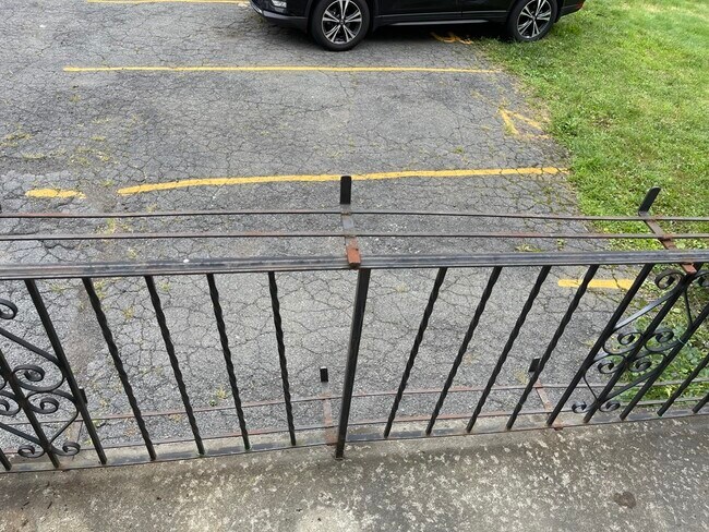 Building Photo - 79 Newton St