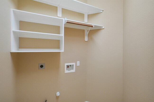 Building Photo - 2610 Easton Springs Ct