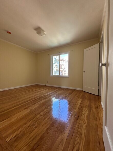 Building Photo - 712 46th Ave