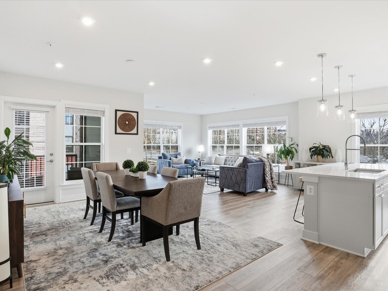 Building Photo - 106 Saint Ives Pl