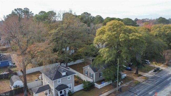 Building Photo - 1325 W Little Creek Rd