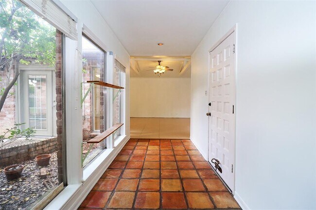 Building Photo - 14202 Ella Lee Ln