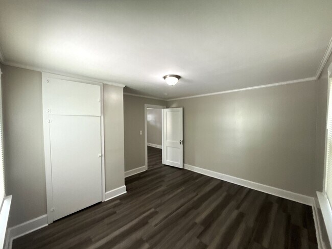 Building Photo - T.R. Lawing Realty Property