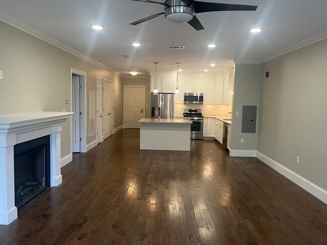 Building Photo - Water Pointe