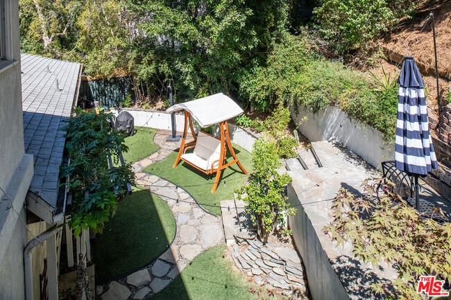 Building Photo - 8524 Appian Way