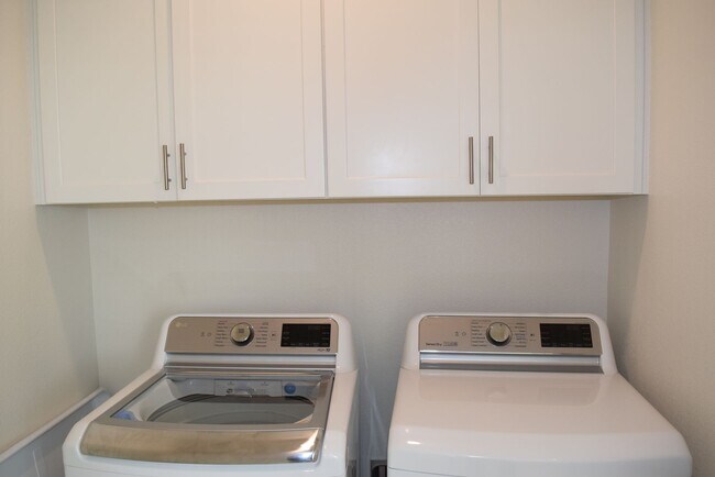 Building Photo - 3278 Sidney Way