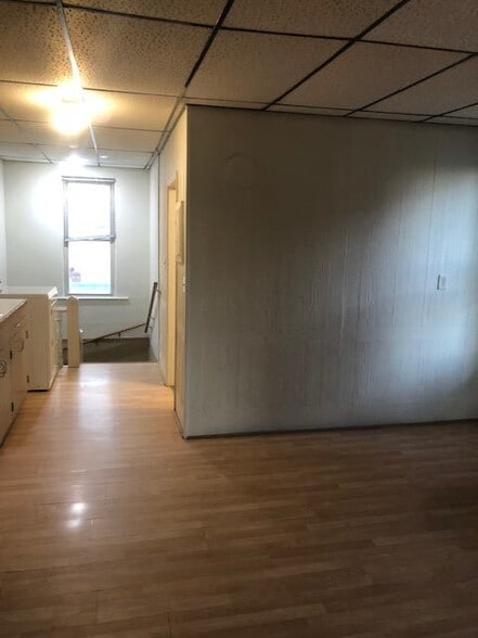 Building Photo - 1024 Caledonia St