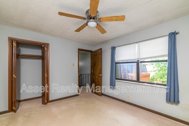 Building Photo - 9124 Woodpark Ln NW