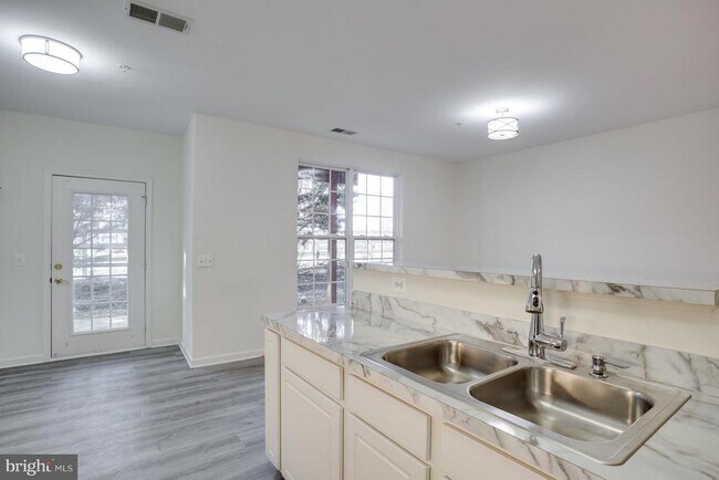 Building Photo - 87 Harbour Heights Dr