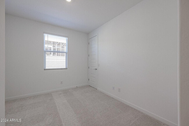 Building Photo - 7682 W Jackrabbit Ln