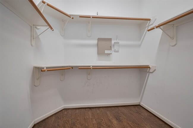 Building Photo - 8814 Fairbloom Ln