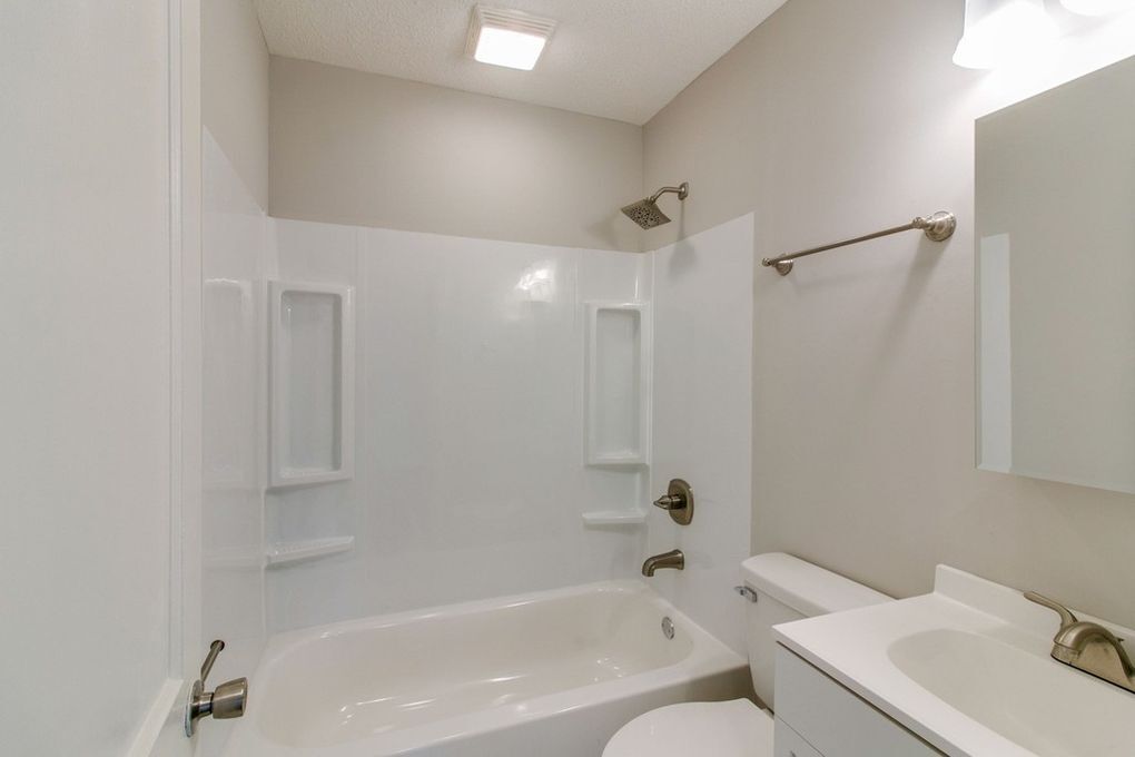 Building Photo - 713 Ridgecrest Dr