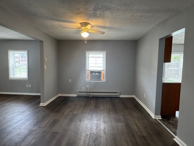 Building Photo - 1211 Wall Ave