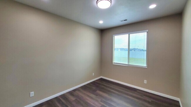 Building Photo - 2069 W 400 S