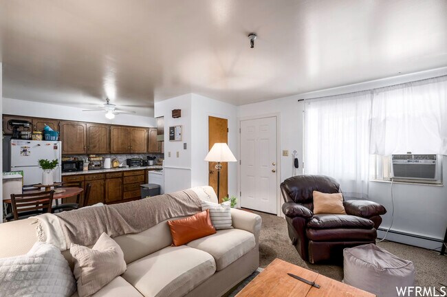 Building Photo - Golden Ridge Apartments