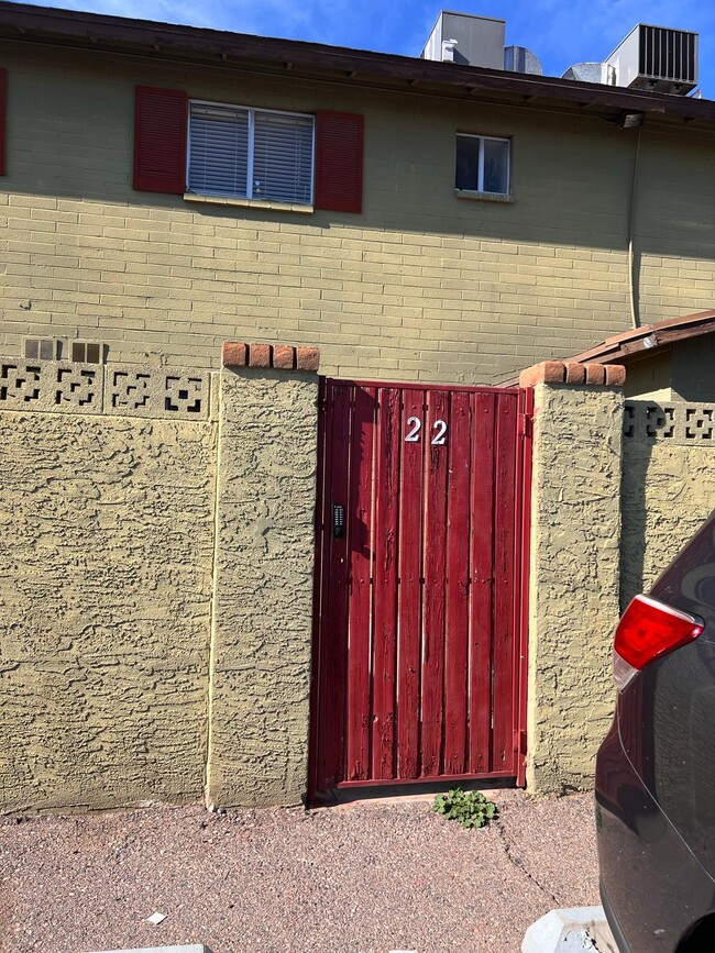 Building Photo - 4615 N 39th Ave