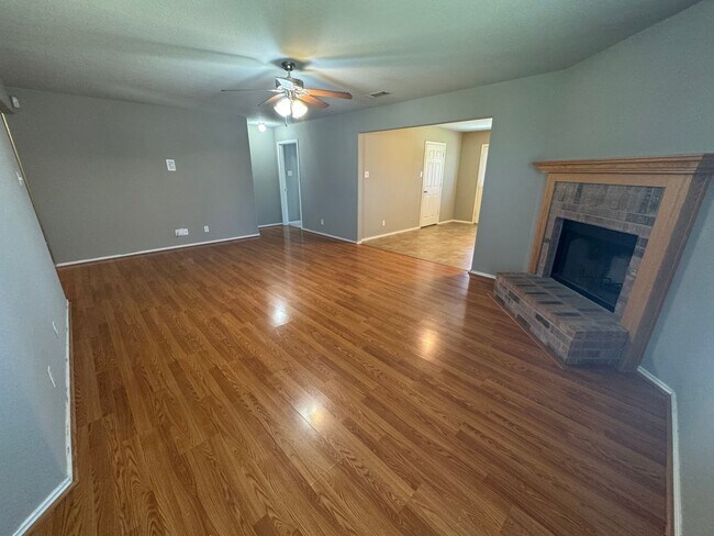 Building Photo - 3807 Ida Dr