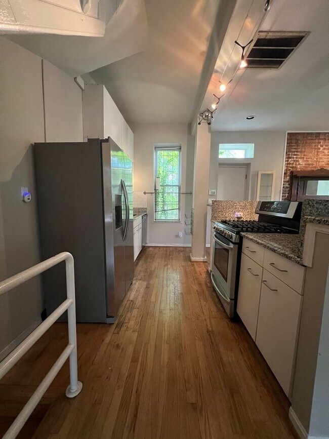 Building Photo - 1701 New Jersey Ave NW