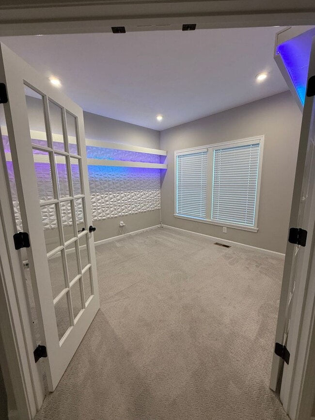 Building Photo - Silver Creek Meadows Subdivision