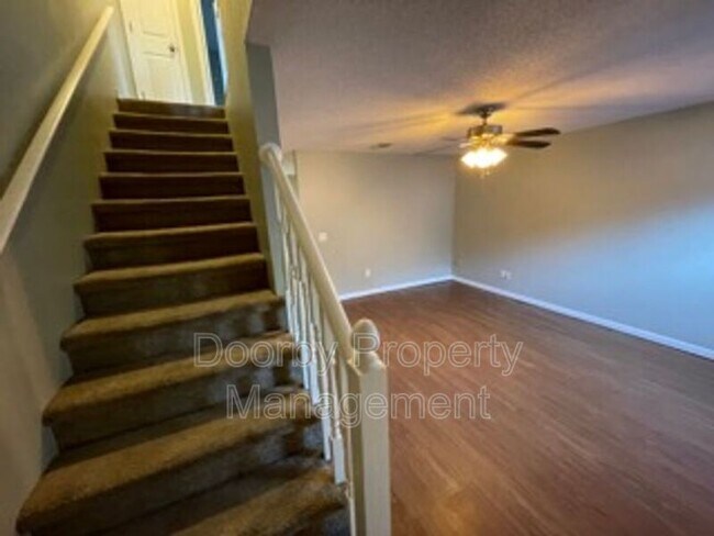 Building Photo - 3455 Hedge Drive Northeast