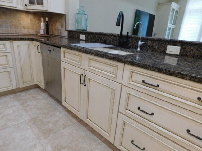 Building Photo - Beautiful Home Located In Indigo Run