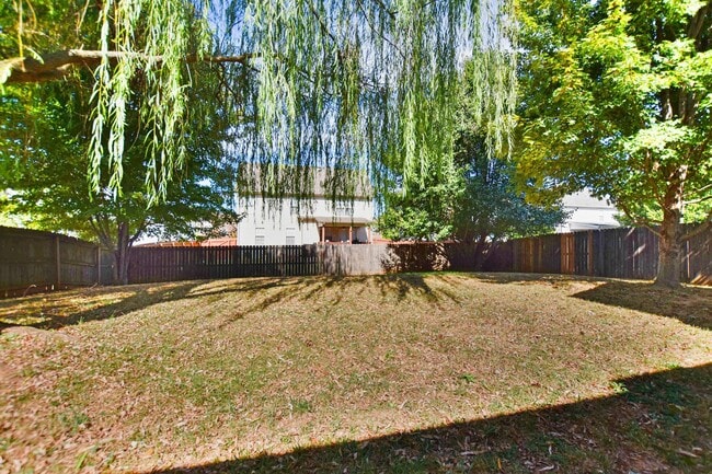 Building Photo - Pet Friendly Four Bedroom!