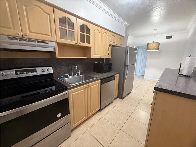 Building Photo - 2200 S Ocean Dr