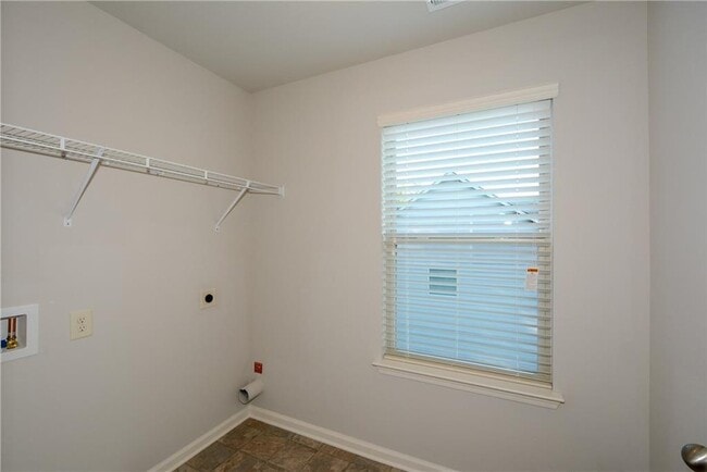 Building Photo - 617 Mimosa Way
