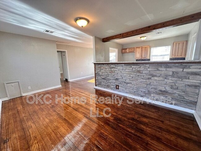 Building Photo - 312 Bolton Pl