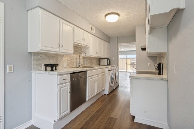 Building Photo - 14447 Misty Meadow Ln