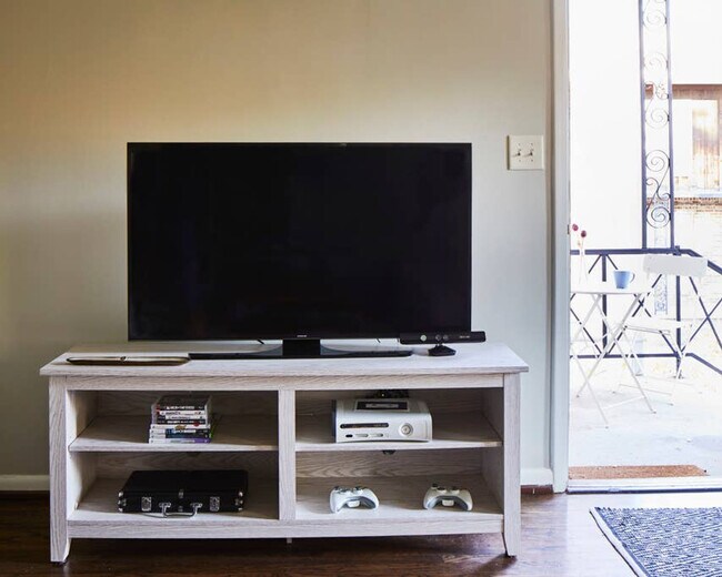 Building Photo - 3308 Cliff Rd