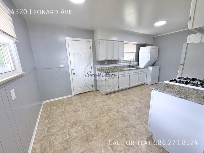 Building Photo - 14320 Leonard Ave