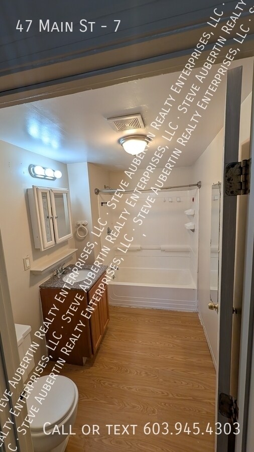 Building Photo - 47 Main St