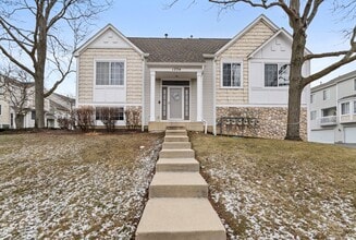 Building Photo - 1774 Middlebury Dr
