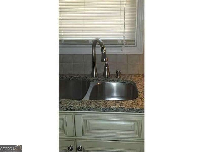 Building Photo - 2076 Panola Rd