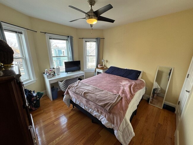 Building Photo - BEAUTIFUL UNIT IN CAMBRIDGE!!!!!!!!!!!