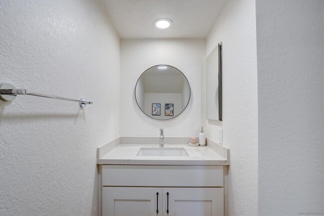 Building Photo - 4084 Crystal Dawn Ln