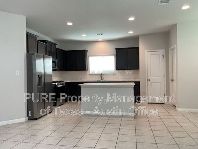 Building Photo - 112 Eagle Lake Dr