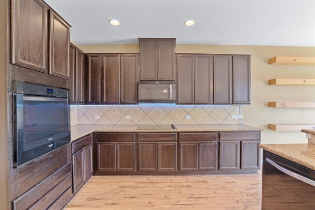 Building Photo - 18601 Pencil Cactus Dr