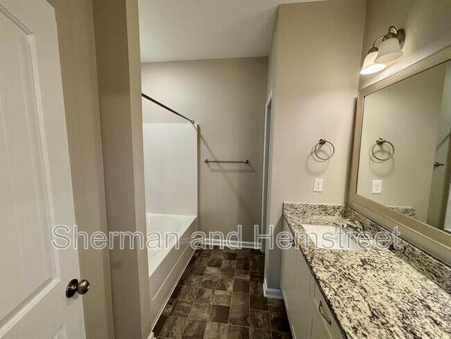 Building Photo - 4017 Pensacola Way