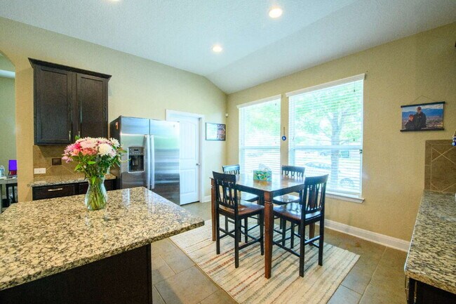 Building Photo - Spacious 4BR/2BA Energy Star Certified Hom...