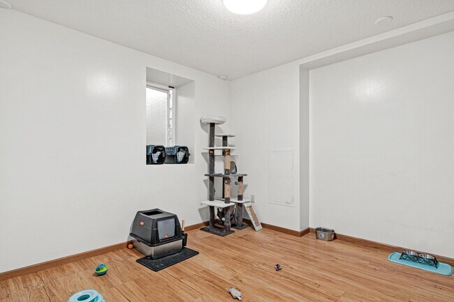 Building Photo - 2537 Aldrich Ave S