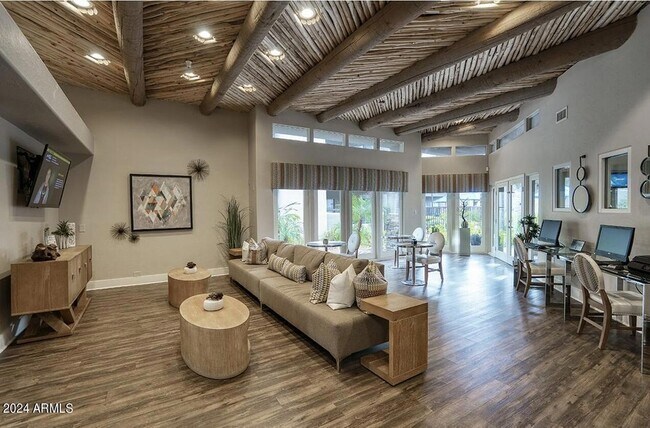 Building Photo - 9259 E Raintree Dr