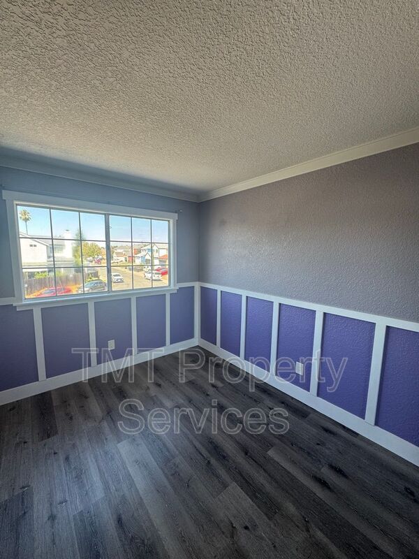 Building Photo - 5093 N Laguna Dr