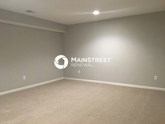 Building Photo - 4 Bedroom Pet-Friendly Home in Grain Valle...