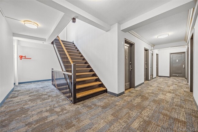 Building Photo - 220 Pelham Rd