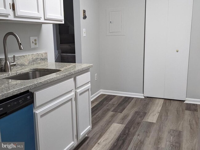 Building Photo - 1076 Spring Valley Ct