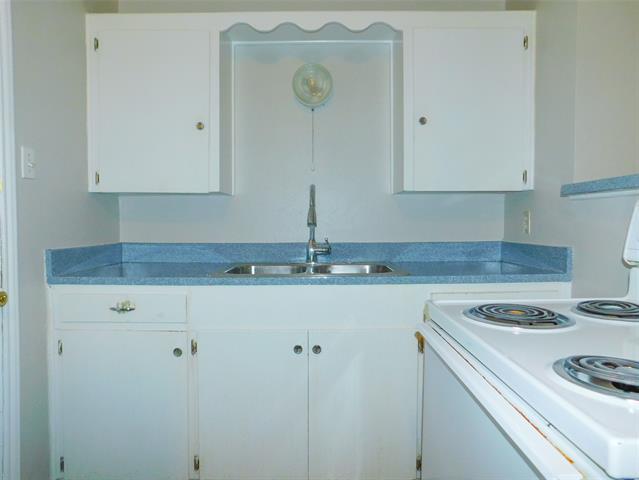 Building Photo - 401 Betchan Dr