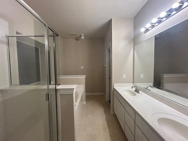 Building Photo - 10228 Ashburn Dr